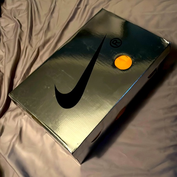 Nike ZOOM Flyknit OFF-WHITE “Scream Green” - Picture 3 of 9